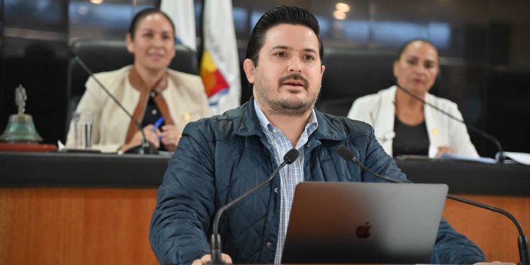 Propone el diputado Eduardo Van Wormer reducir de 30 a 20 días naturales diversos plazos dispuestos en el Código Fiscal Estatal para cumplimiento de contribuciones y créditos fiscales.