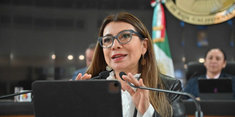 La diputada Lupita Saldaña (PAN) pidió al Gobierno federal solución urgente del conflicto laboral de ESSA; llamó a legisladores federales sudcalifornianos a que   integren una comisión de investigación de la empresa y la destitución del director Moisés Poblanno.