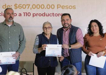 Entrega alcalde Arq. Christian Agúndez Gómez, apoyos a personas productoras y ganaderas de Los Cabos