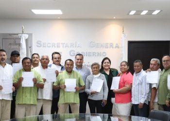 ENTREGA GOBIERNO DE BCS NUEVOS PERMISOS DE TAXIS EN LOS CABOS