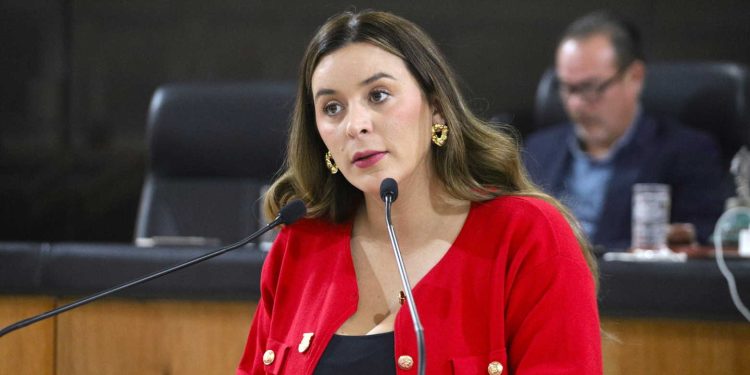 La Diputada Arlene Maciel presentó una Proposición con Punto de Acuerdo exhortando al Instituto Sudcaliforniano de Cultura analice la incorporación en su plan anual de gastos, una partida destinada a la rehabilitación y mantenimiento del Teatro de la Ciudad de La Paz