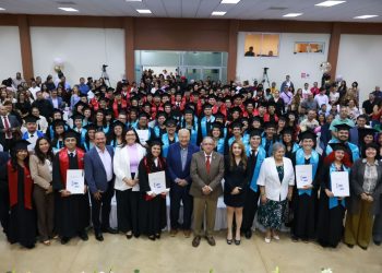 Se fortalece la calidad educativa y tecnológica de la UABCS: Víctor Castro