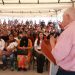 Entrega Gobernador apoyos para actividades productivas, así como beneficios para mejorar la atención a la salud