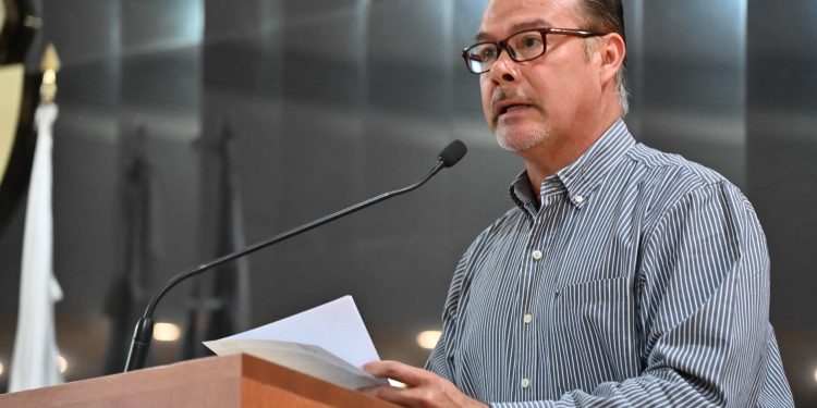 Busca diputado Sergio Guluarte crear la Dirección de Asuntos Jurídicos del Poder Legislativo de BCS.