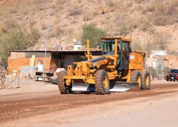 SE AVANZA EN EL MANTENIMIENTO DE CALLES, PARQUES Y DEMANDAS DE LOS VECINOS DE COLONIA MIRAMAR: FIDENCIO CESEÑA