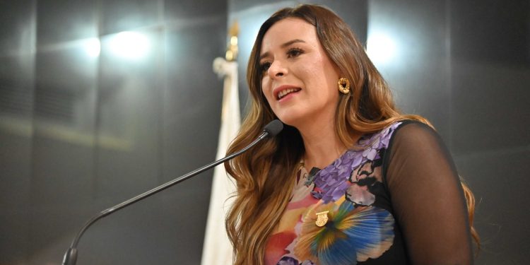 “Seremos un parlamento abierto para poder escucharles", afirmó la diputada Arlene Moreno Maciel al iniciar los trabajos del segundo periodo ordinario de sesiones del primer año de la XVII Legislatura del Congreso de BCS.