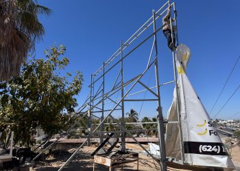 Retiran espectacular por incumplir reglamento en San José del Cabo