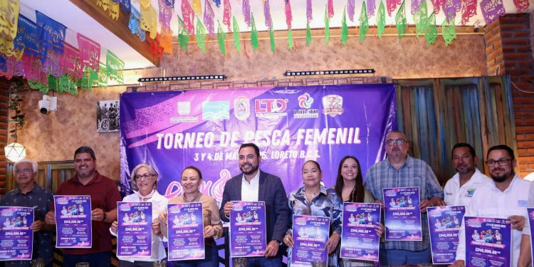 En conferencia de prensa este martes 18 de marzo en San José del Cabo, para el anuncio oficial de la cuarta edición del torneo femenil de pesca “Pink Promise”, a celebrarse durante el mes de mayo en Loreto, el presidente municipal del XV Ayuntamiento de Los Cabos, Arquitecto Christian Agúndez Gómez, ratificó absoluto respaldo para la colaboración conjunta en este certamen. En su mensaje, el alcalde destacó que dicho torneo se presenta como una oportunidad perfecta para demostrar la solidaridad y el compromiso social al apoyar a mujeres del municipio de Loreto que enfrentan cáncer, y a su vez fomenta la participación femenil en los torneos de pesca deportiva.