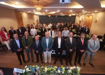 Gobernador Víctor Castro toma protesta a la nueva mesa directiva del Consejo Coordinador Empresarial de La Paz