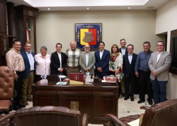 Gobierno de BCS y banca Santander impulsan el desarrollo económico de la región