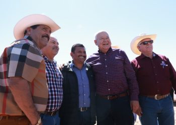 En marcha la primera siembra de forraje en Comondú: Víctor Castro