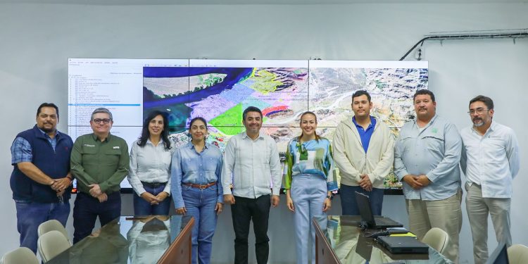 Como una obra clave dentro del programa “Más Agua para La Paz”, la Alcaldesa, Milena Quiroga Romero junto con el Director de la Comisión Nacional del Agua (Conagua), Efraín Morales López, supervisaron el progreso del tanque elevado en la colonia Indeco, que beneficiará a más de 3 mil habitantes optimizando la distribución del recurso líquido. El funcionario federal hará una visita más a La Paz a finales de marzo.