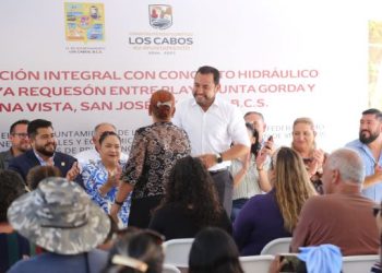 Entrega alcalde Christian Agúndez obras de pavimentación integral en colonia Lomas de Rosarito