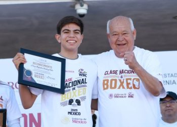 Encabeza el gobernador Víctor Castro la Clase Nacional de Boxeo en Baja California Sur