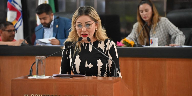 Proponen Ley Monse en BCS para castigar a quienes encubran feminicidios; la diputada Karina Olivas presentó una iniciativa de reforma al artículo 336 del Código Penal de BCS para terminar con la impunidad.