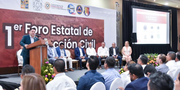En el marco del primero Foro de Protección Civil elevado a rango constitucional, el presidente de la Comisión en la materia en la XVII Legislatura de Baja California Sur, el diputado Erick Iván Agundez Cervantes afirmó que entre sus finalidades se encuentran que dentro de la agenda global 2020-2030 se busca disminuir el número de muertes y de pérdidas de recursos como el agua y perdidas económicas a causa de desastres naturales.