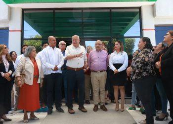 Reconoce el gobernador Víctor Castro a CECyTE por su aporte a la educación y labor social en BCS