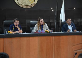 Reciben el Congreso de BCS iniciativa que busca crear la Ley para personas LGBTTTIQNB+