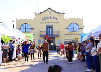 INAUGURA PAZ OCHOA MERCADO DE LOS PUEBLOS ORIGINARIOS INSTALADO EN PLAZA JUÁREZ