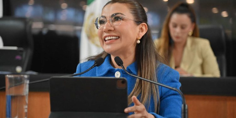 La diputada Lupita Saldaña presentó ante el Congreso del Estado la iniciativa de Ley de Humanidades, Ciencias, Tecnologías e Innovación, para que la ciencia llegue a toda BCS.