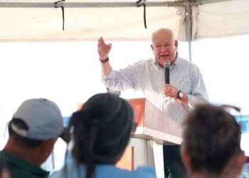 Ténues posturas de la oposición ante intensa competencia interna en Morena y sus aliados.