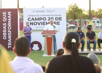 Con inversión de más de 8 mdp Víctor Castro entrega la rehabilitación del campo deportivo 20 de Noviembre