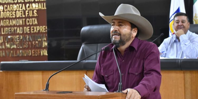 Morena propone reformar la Ley de los Trabajadores al Servicio de los Poderes del Estado y Municipios de BCS, agilizando la justicia burocrática y resolviendo el problema que enfrentan los poderes públicos del estado y sus órganos autónomos, cuando después de muchos años de juicio, se emiten laudos con pagos millonarios de salarios caídos.