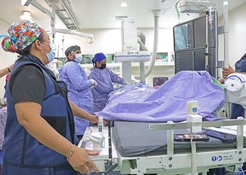 Realizan cateterismos pediátricos en la nueva unidad de hemodinamia del Hospital Salvatierra