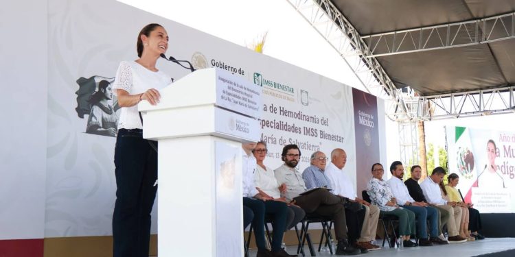 Desde luego que esta visita fue de suma importancia para la entidad porque se anunciaron trascendentales apoyos en materia de salud, de política hídrica para esta capital y lo referente a la carretera transpeninsular, pero lo que levantó amplios comentarios en grupos políticos y mesas de café fue el afecto y cercanía demostrada una vez más por parte de la jefa del ejecutivo federal hacia la alcaldesa paceña. Está claro que muchos de los presentes a la gira presidencial de este fin de semana, llevaron presente el 2027 y quizás por ello, la mandataria nacional se expresó de la manera en que lo hizo.