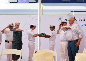 Abandera gobernador Víctor Castro, embarcación “Cabo Star” de Baja Ferries