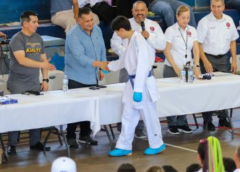 Gobierno del Estado genera oportunidades para la niñez y juventud sudcaliforniana: Saúl González