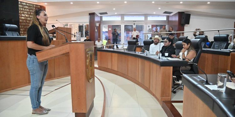 Se pronuncian diputadas en contra de expresiones de violencia contra mujeres.