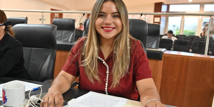 La Diputada Guadalupe Vázquez Jacinto, emitió un enérgico pronunciamiento desde la máxima tribuna del Congreso en contra de las recientes decisiones tomadas por la titular de la CEDHBCS, al considerar que contravienen los principios fundamentales de la institución y atentan contra la confianza ciudadana.
