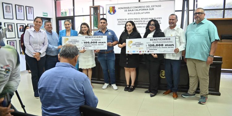 La XVII Legislatura entregó recursos recaudados en el primer torneo de pesca Copa Legisladores al Instituto Municipal de las Mujeres para refugios de mujeres violentadas como al CETMAR La Paz para equipo de buceo