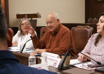 Consolidamos la transformación de los servicios de salud en BCS: Víctor Castro