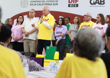 Reconoce Víctor Castro aportación de adultos mayores para el desarrollo de BCS