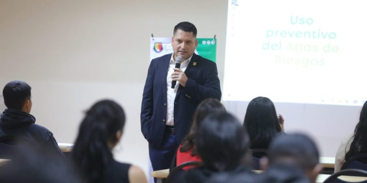 El Diputado Erick Ivan Agúndez Realizó una gira estatal llevando la conferencia “Los fenómenos son naturales, los desastres no” a la comunidad universitaria de los municipios de BCS.