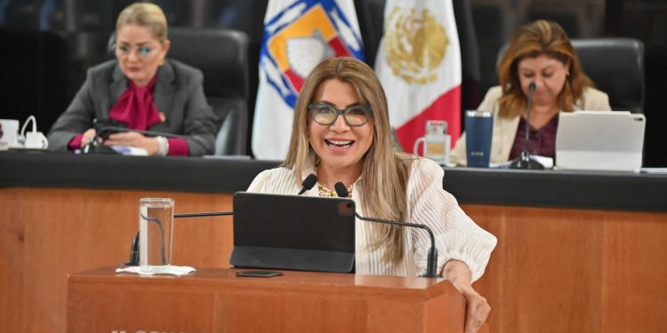La diputada Lupita Saldaña, presentó una iniciativa con proyecto de decreto que propone la creación de un Sistema Estatal de Cuidados de Baja California Sur.