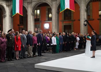 Acude el gobernador Víctor Castro al Primer Informe de Gobierno de la presidenta Claudia Sheinbaum