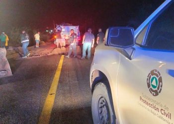 Trabajan autoridades en restablecimiento de circulación tras socavón en carretera La Paz – Todos Santos