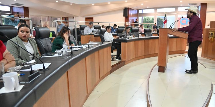 La XVII Legislatura del Congreso del Estado de BCS decretó a Ciudad Insurgentes, como sede temporal de los poderes públicos del Estado por única ocasión el día 27 de septiembre de este 2025, así como que en el traslado de poderes a Heroica Mulegé de cada 2 de octubre, se realice la escenificación de la batalla de nativos contra el ejército invasor comandados por el capital Manuel Pineda.