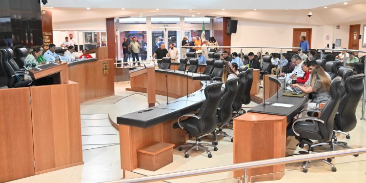 Exhortan al Ejecutivo Federal y Estatal a que atiendan las necesidades de mantenimiento, reparación y reencarpetado de la Carretera Transpeninsular.