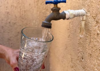 GOBIERNO DE LORETO ATIENDE QUEJAS SOBRE IMPUREZAS EN EL AGUA POTABLE Y DESPLIEGA PLAN DE ACCIÓN