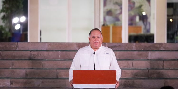 Durante su participación en la reunión de resultados, el titular de la STByDS, Omar
Antonio Zavala Agúndez, señaló que la población ocupada total alcanzó las 450
mil 178 personas durante el primer trimestre de 2025, un incremento del 1.3%
respecto al mismo trimestre del año anterior