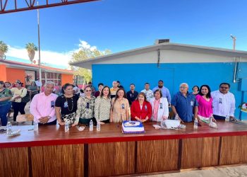 ENCABEZA PAZ OCHOA CEREMONIA CONMEMORATIVA POR EL 38 ANIVERSARIO DE LA ESCELA PRIMARIA “25 DE OCTUBRE DE 1697”