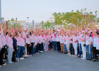 Realizan “Caminata Rosa” para promover la detección temprana del cáncer de mama en Los Cabos