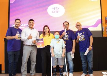 FUNCIONAROS DEL SMDIF LORETO ENTREGAN DONATIVOS DE LA COLECTA TELETÓN 2025
