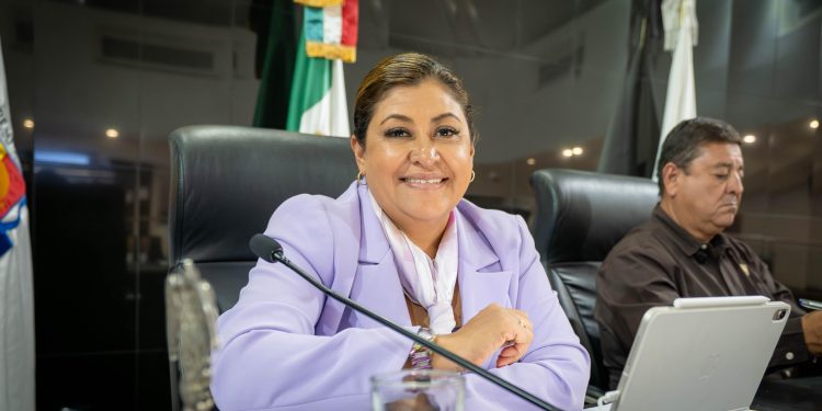 Congreso reconoce Avances en BCS informados por la Presidenta Claudia Sheinbaum; que una mujer presida la República y rinda cuentas estado por estado no solo es un acto de transparencia, es también una inspiración para cada niña y joven sudcaliforniana, dijo la diputada Cristina Contreras.