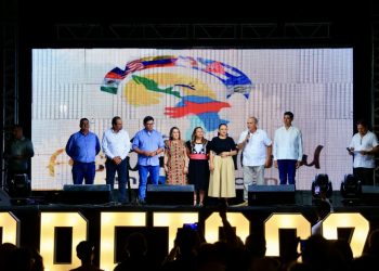 ÉXITO ROTUNDO EL INICIO DEL FESTIVAL LATINOAMERICANO DE CULTURA, EN EL SEGUNDO DÍA DE ACTIVIDADES DE LAS FIESTAS DE FUNDACIÓN DE LORETO 2025.