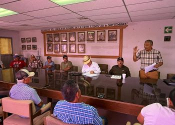 Gobierno Estatal impulsa la producción lechera en el Valle de Santo Domingo